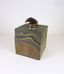 MJE-17-5 Stoneware Box with Lid "Evening Tide"